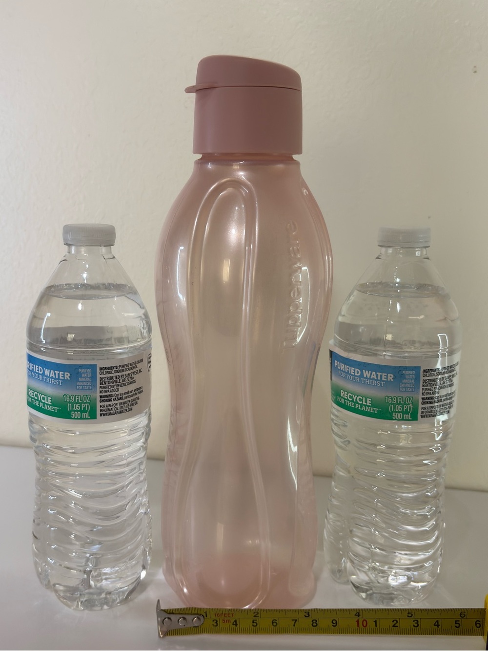 Tupperware Pale Pink Flip-Top Water Bottle 4 cups /1L/1000ml/3”w/11”H.
